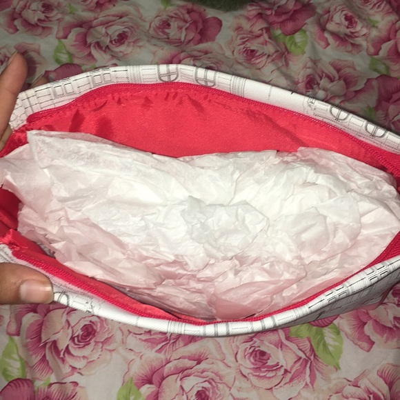 Elizabeth Arden Pouch - Picture 6 of 7